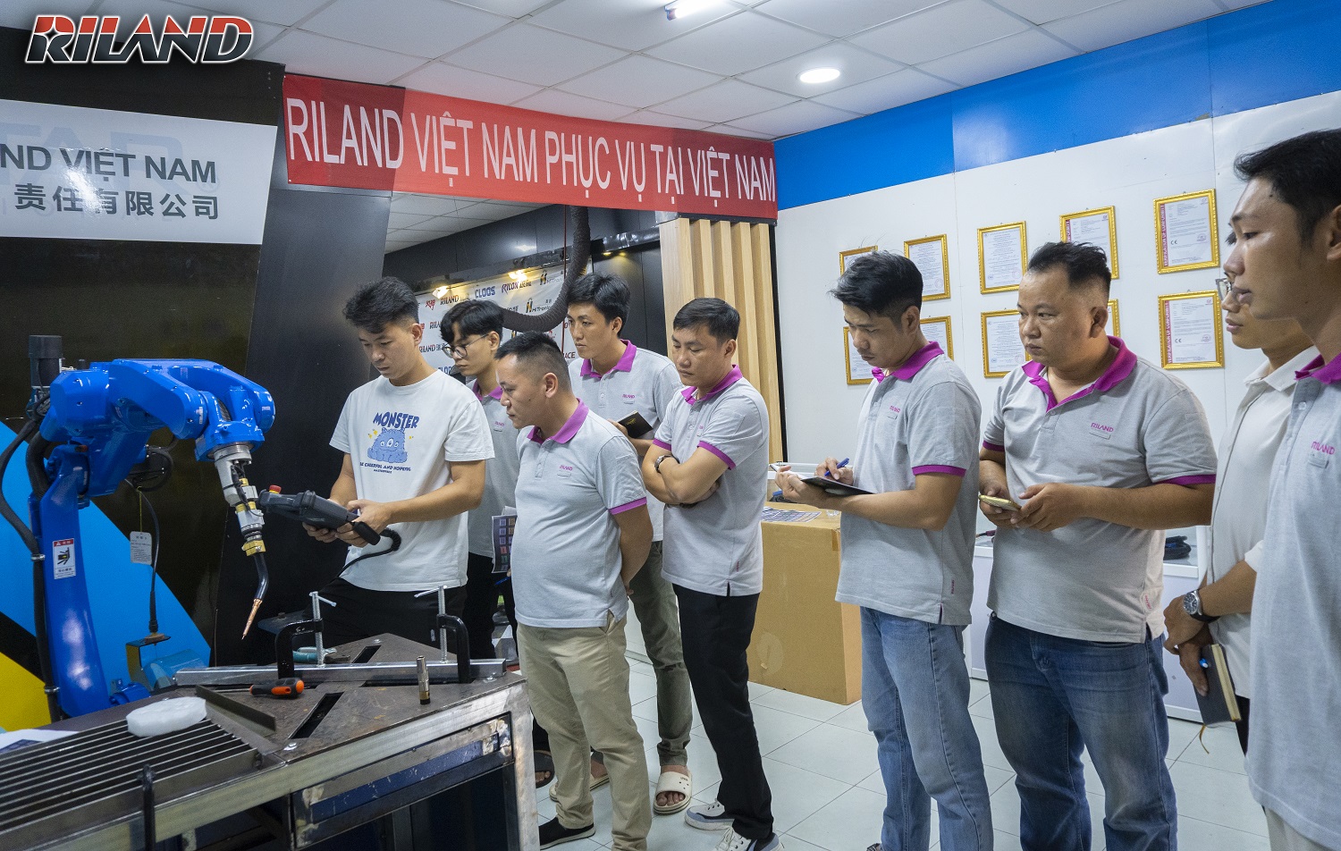 Đội ngũ chuyên nghiệp, kinh nghiệm